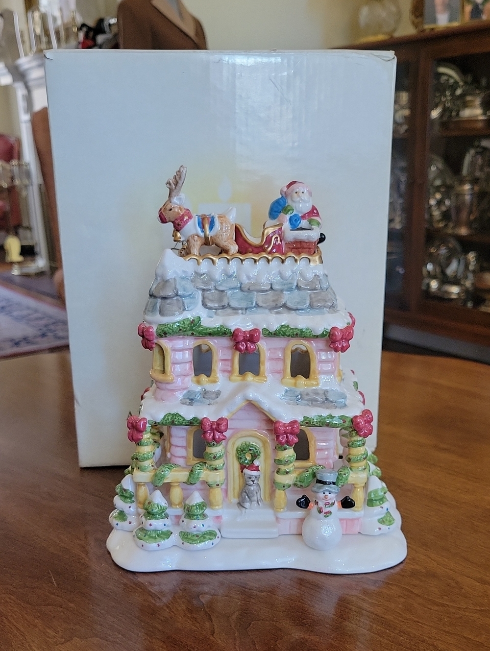 2002 Avon Santa Tealight House